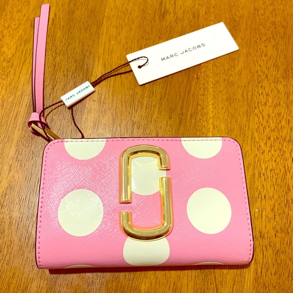 Marc Jacobs Handbags - Marc Jacobs Pink Polka Dot Compact Wallet